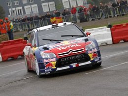 Sébastien Loeb mène le Rallye de France