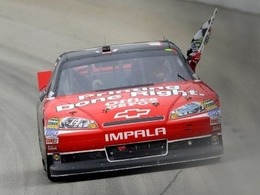 Tony Stewart fait coup double à Loudon