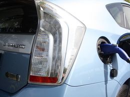Toyota : les ventes d'hybrides explosent en Europe malgré la baisse des prix à la pompe