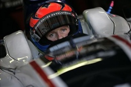 GP2 Asia Dubaï Course 1: Grosjean parachève