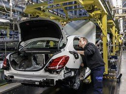 Mercedes poursuivra ses investissements en Russie malgré la crise