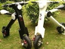 Scooter - ET: l'électrique qui vous ramène à la maison