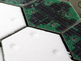 Ils lancent un projet de route à panneaux solaires