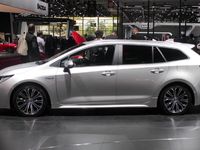 Toyota Corolla Touring Sports: stylée et hybridée - Vidéo en direct du Mondial de Paris 2018