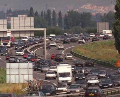 Bouchons de l'été : comment les contourner