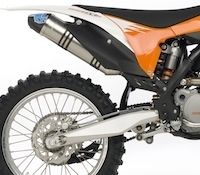 Leo Vince offre une ligne X3 à la KTM 350 SX-F millésime 2011.