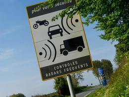 Des internautes devant les juges pour avoir signalé des radars sur facebook