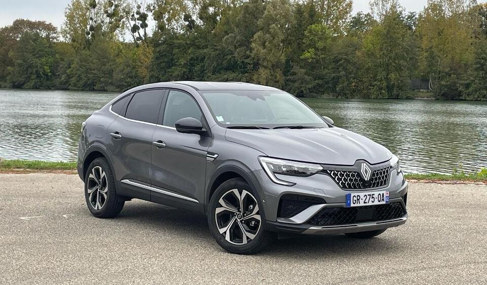 Renault Arkana restylé: premières images en direct de l'essai + premières impressions de conduite.