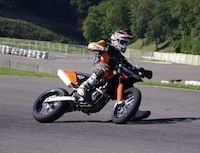 Stages supermotard made in KTM: glissons en 2011!