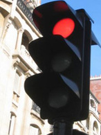 Non signalés et coûtant 4 points et 135€ : consultez la carte de France des radars de feu rouge