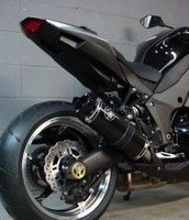 Des pots à part pour la dernière Z1000, Lazareth Design fait rugir la Kawa.
