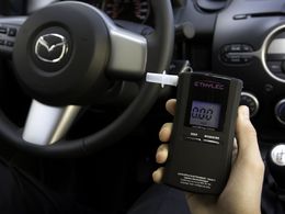 Auto-Contrôle : Mazda vend des ethylotests