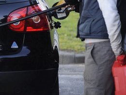Grèves : la panique crée les premières pénuries de carburant tandis que le mouvement se durcit