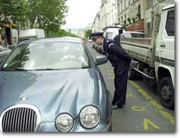Il est interdit de fumer au volant