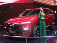 Vinfast Lux SA2.0 : crédible ? - Vidéo en direct du Mondial de Paris 2018