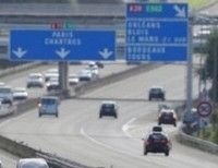 Economie : le gouvernement suspend le tarif des autoroutes