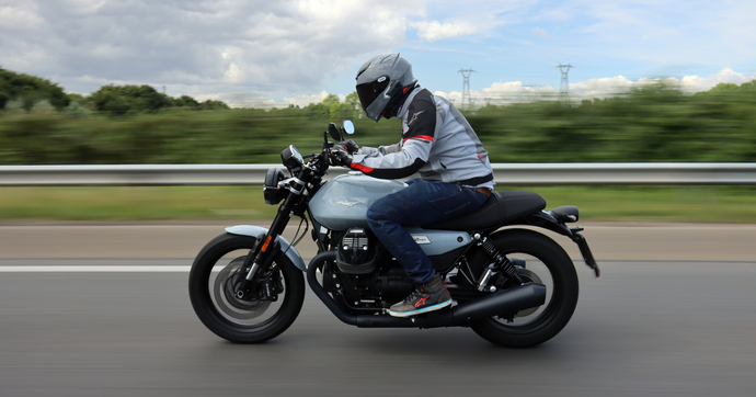 La Moto Guzzi V7 Sport est t-elle la reine des néo-classiques ?