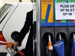 Pénurie de carburant : le gouvernement nie toujours mais prépare une riposte par la force
