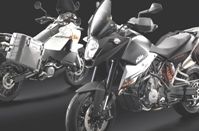 KTM Travel Edition : un kit voyage pour votre SM T ou votre Adventure en échange d’1 euro.