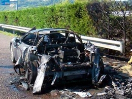 Une Alfa Romeo 8C Competizione en feu