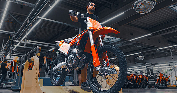 KTM relance la production dans son usine autrichienne de Mattighofen