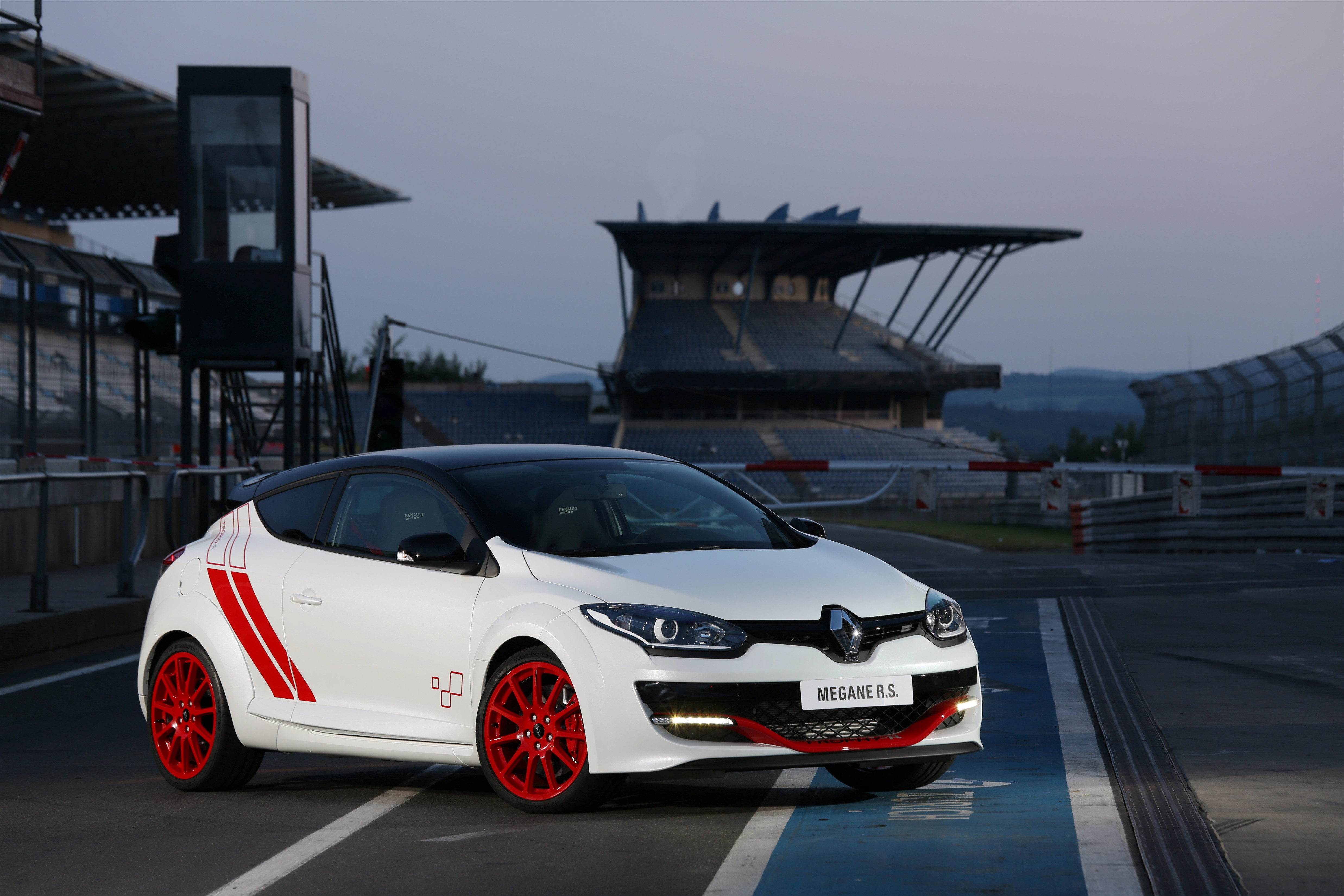 Nouvelle Mégane R.S. 275 Trophy-R : 45 000€