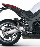 Akrapovic habille de titane la Kawasaki Z1000 millésime 2010.