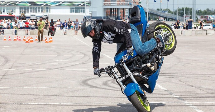 Conduire une moto rend plus intelligent ? Une étude japonaise le confirme