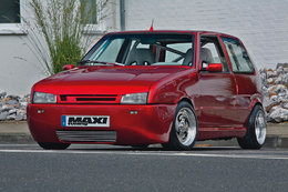Fiat Uno Turbo IE, façon Novitec (mais en moins bien)