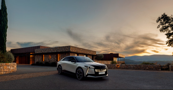 DS N°8 : l’incarnation de l’élégance à la française dans un SUV coupé 100 % électrique, offrant jusqu’à 750 km d’autonomie
