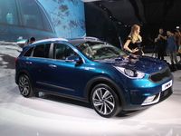 Kia Niro : hybride sinon rien - Vidéo en direct du salon de Genève 2016