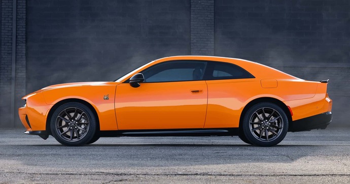 La nouvelle Dodge Charger thermique est moins chère que l'électrique