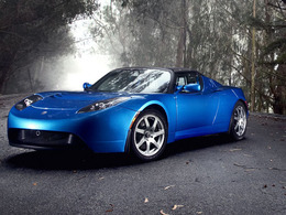 Tesla reviendra en 2014 avec un nouveau roadster
