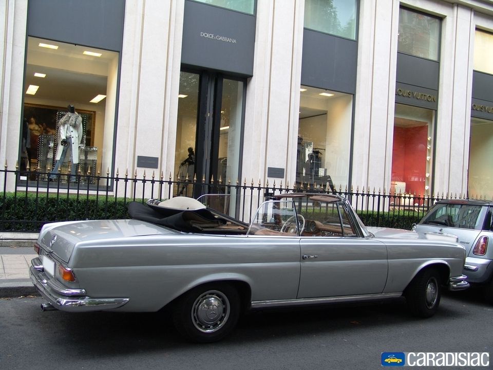 MERCEDES 220 SE CONVERTIBLE 1958 Bordeaux ALTAYA 1:43 MERCEDES 220 SE CONVERTIBLE 1958 Bordeaux ALTAYA 1:43