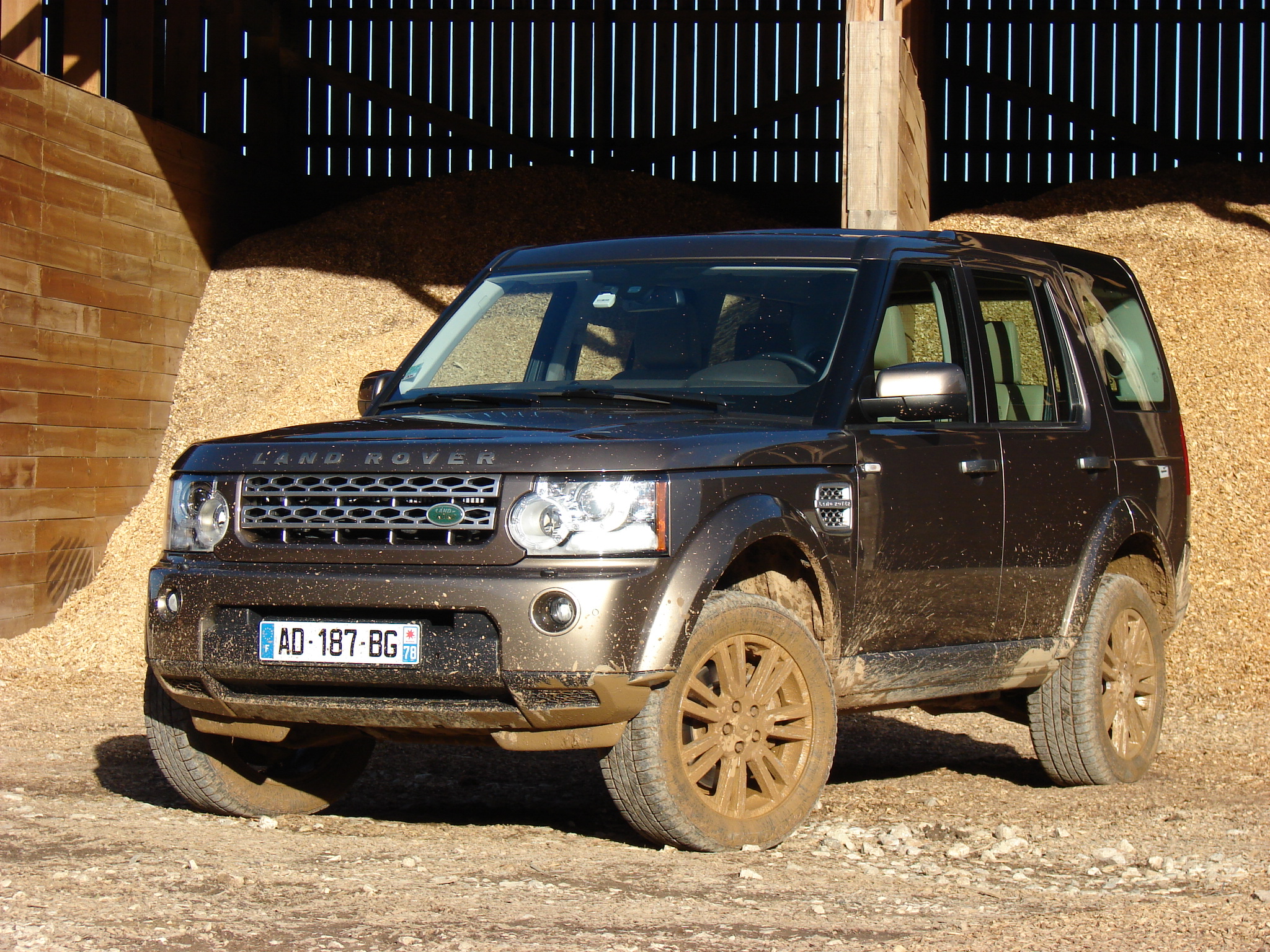 caso land rover norte america Para importaciones internacionales puedes contactar con el distribuidor exclusivo de tu región, y en caso de no haberlo con el distribuidor europeo para pedir un. caso land rover norte america Para importaciones internacionales puedes contactar con el distribuidor exclusivo de tu región, y en caso de no haberlo con el distribuidor europeo para pedir un.
