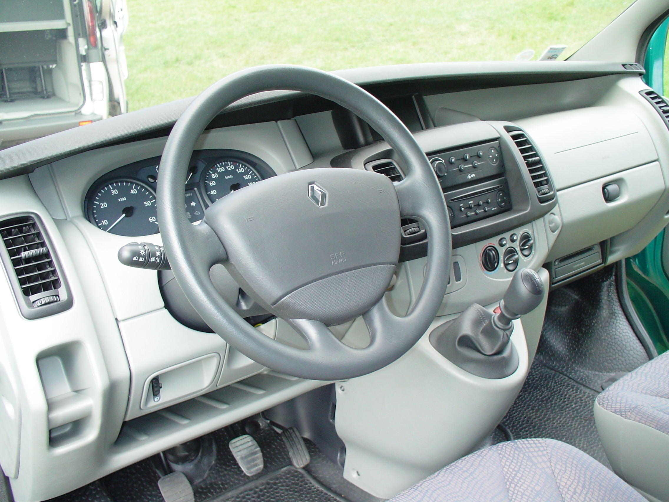 Photos Renault Trafic 2 Combi Caradisiac Com
